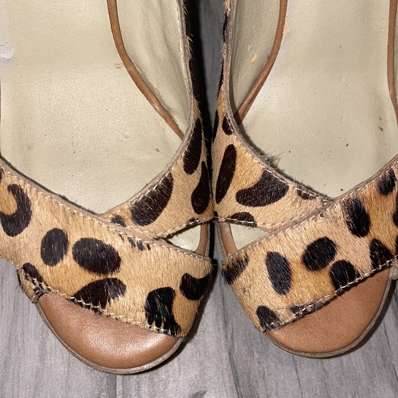 Steve Madden leopard peekaboo heels - Picture 2 of 9